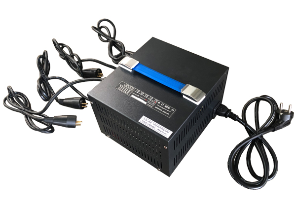 BBLA6 - 4 Bay charger